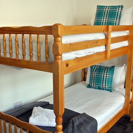 Approved Serviced Apartments Gorse Hill Манчестер Экстерьер фото