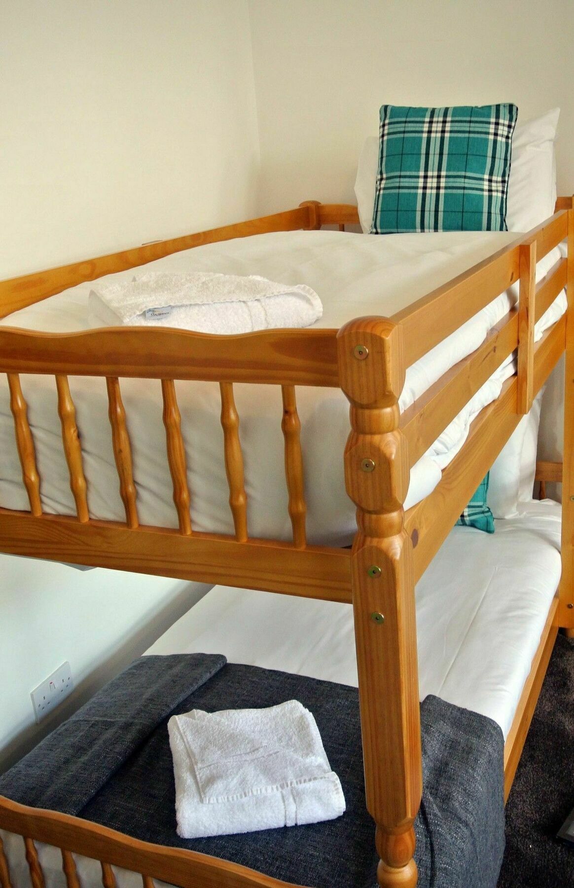 Approved Serviced Apartments Gorse Hill Манчестер Экстерьер фото